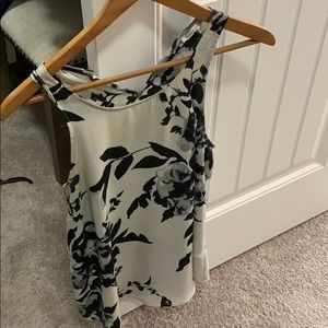 Tank with black flowers